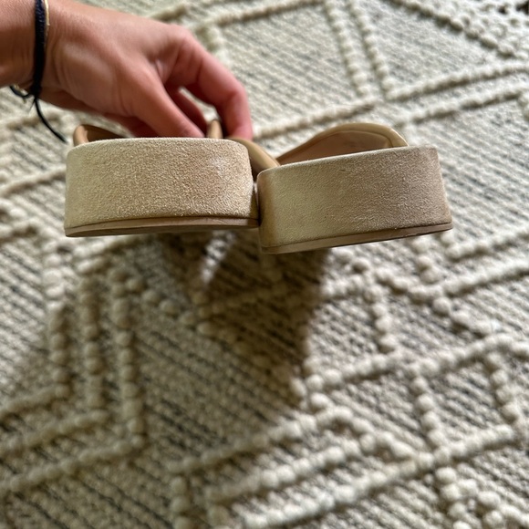 Vince Nell Leather and Suede Flipflops - Picture 6 of 9